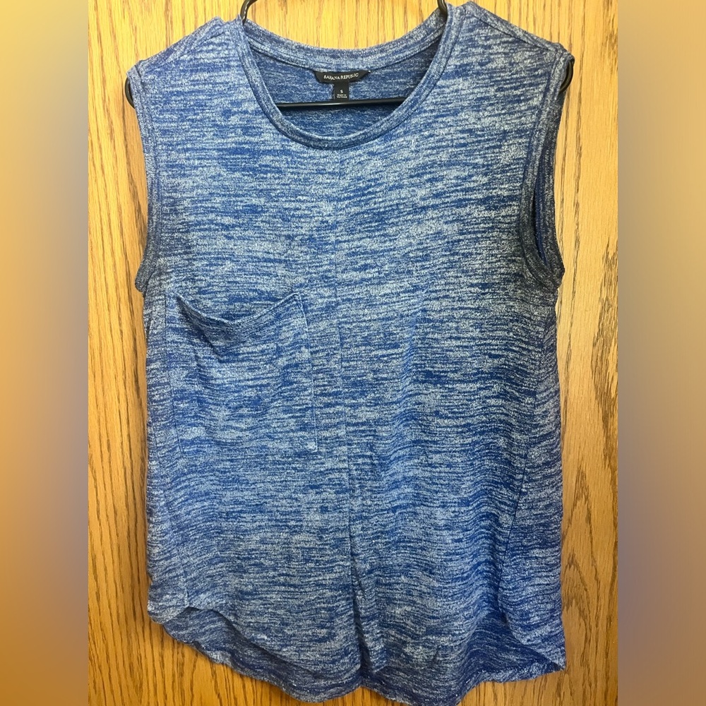 Banana Republic blue and white marbled tank
